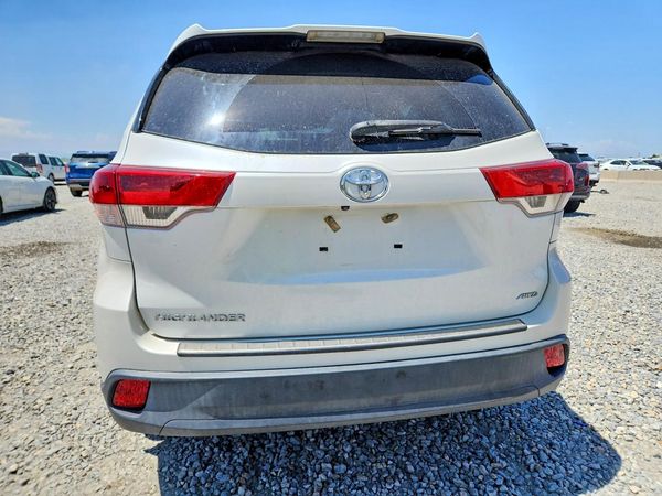 2017 TOYOTA HIGHLANDER LE/LE Plus