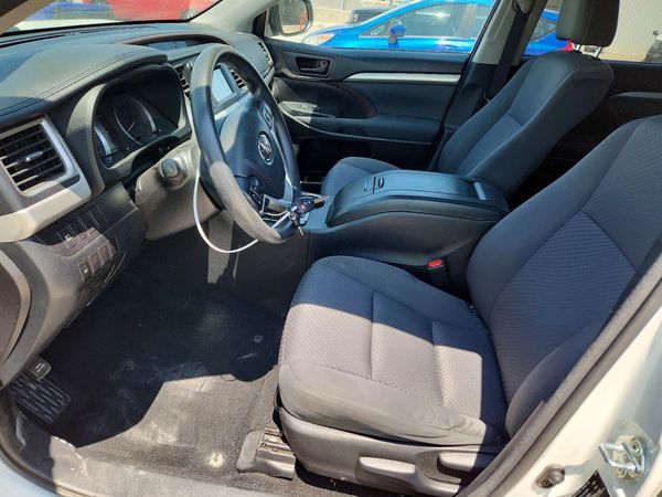 2017 TOYOTA HIGHLANDER LE/LE Plus