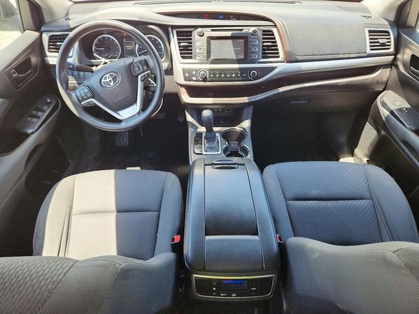 2017 TOYOTA HIGHLANDER LE/LE Plus