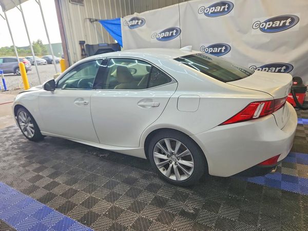 2016 LEXUS IS 200t