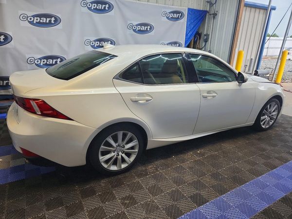 2016 LEXUS IS 200t