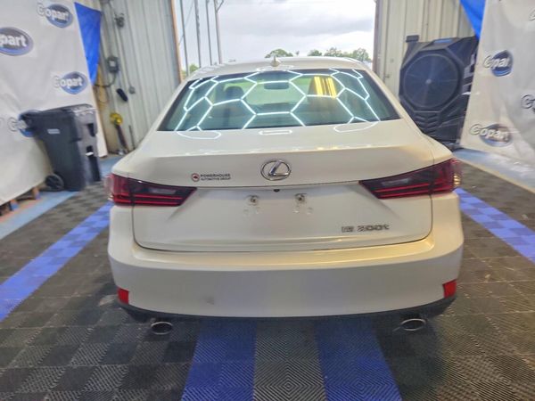 2016 LEXUS IS 200t