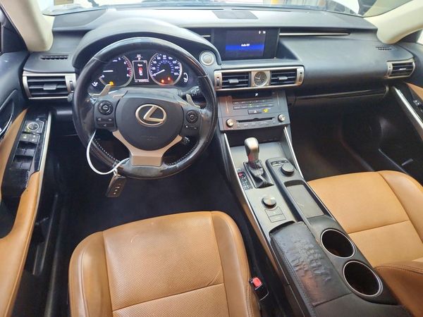 2016 LEXUS IS 200t