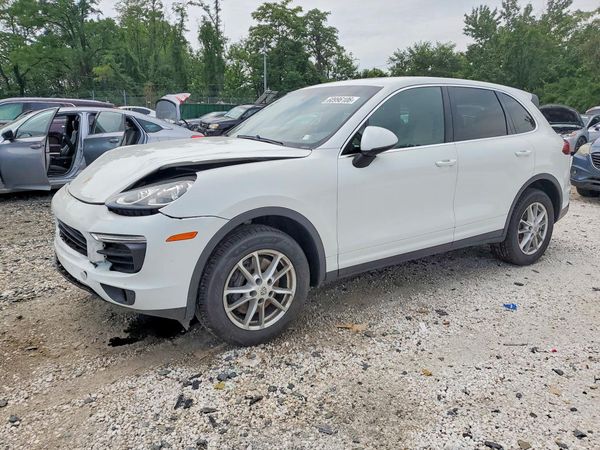 2016 PORSCHE CAYENNE