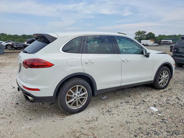 2016 PORSCHE CAYENNE