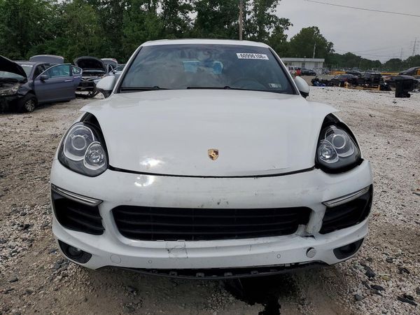 2016 PORSCHE CAYENNE
