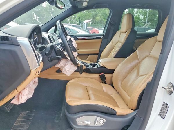2016 PORSCHE CAYENNE
