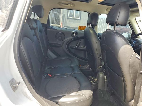 2014 MINI COOPER