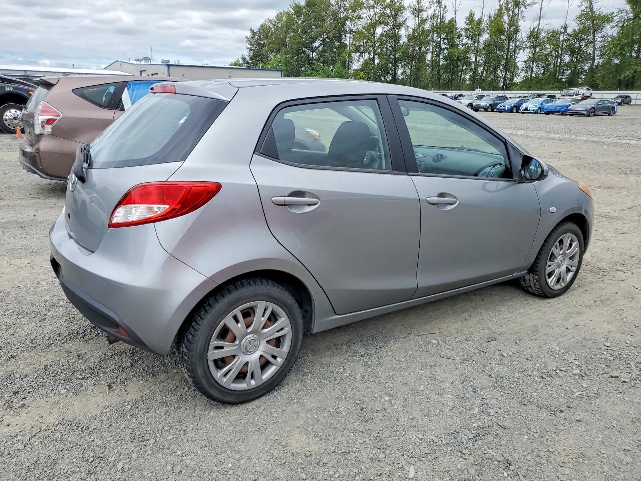 2013 MAZDA MAZDA2 Sport/GX