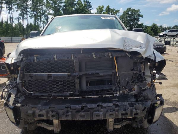 2015 RAM 1500 ST