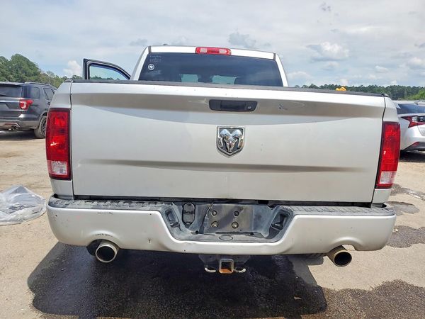 2015 RAM 1500 ST