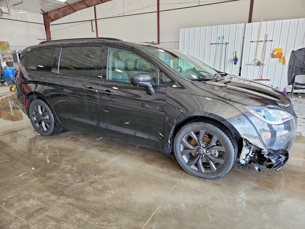 2019 CHRYSLER PACIFICA Touring L Plus
