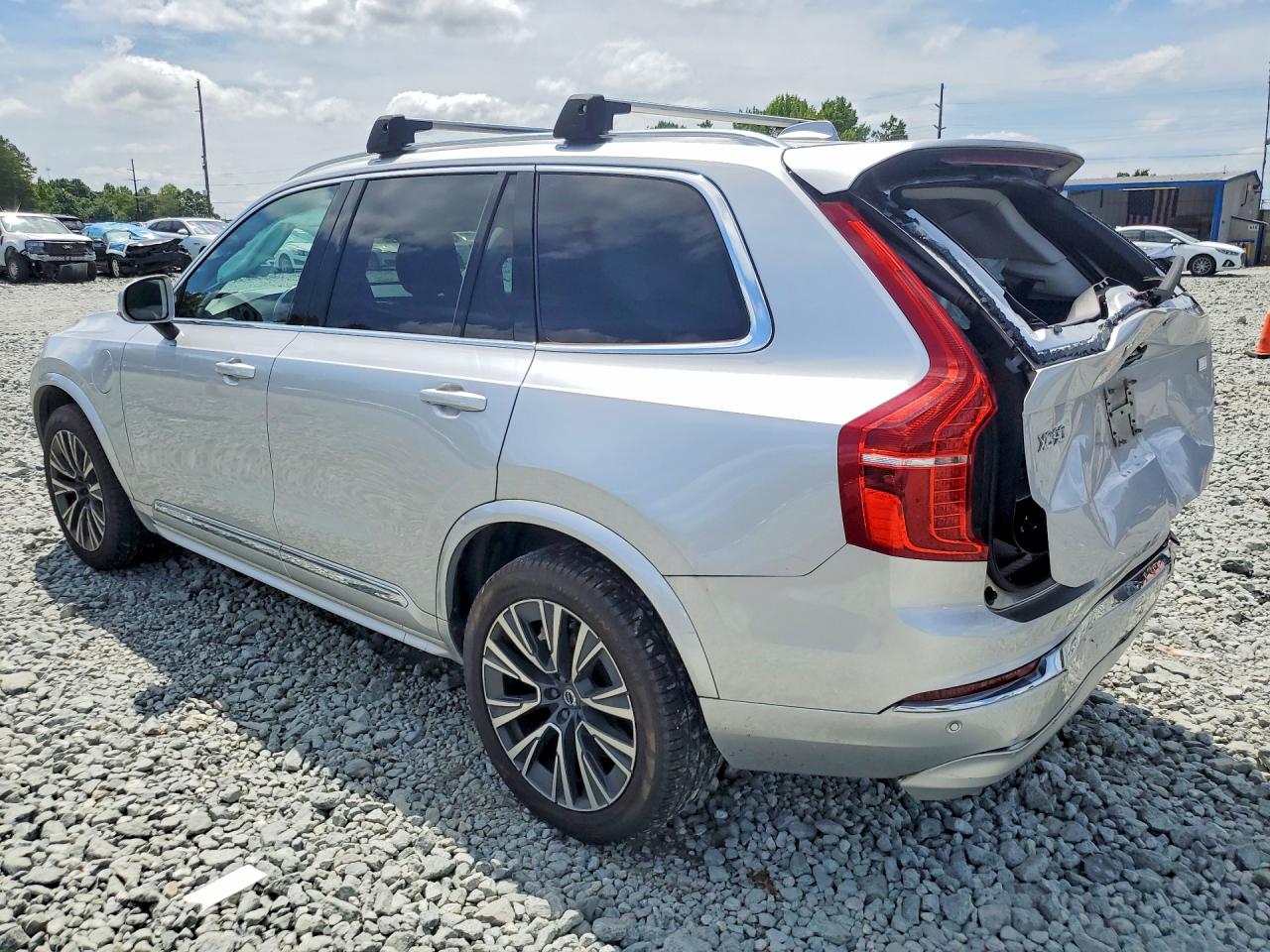 2022 VOLVO XC90