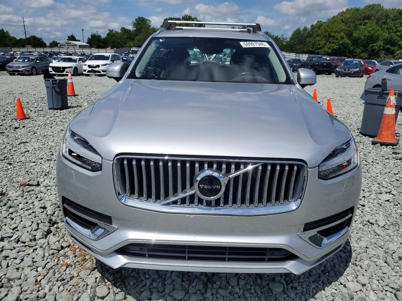 2022 VOLVO XC90