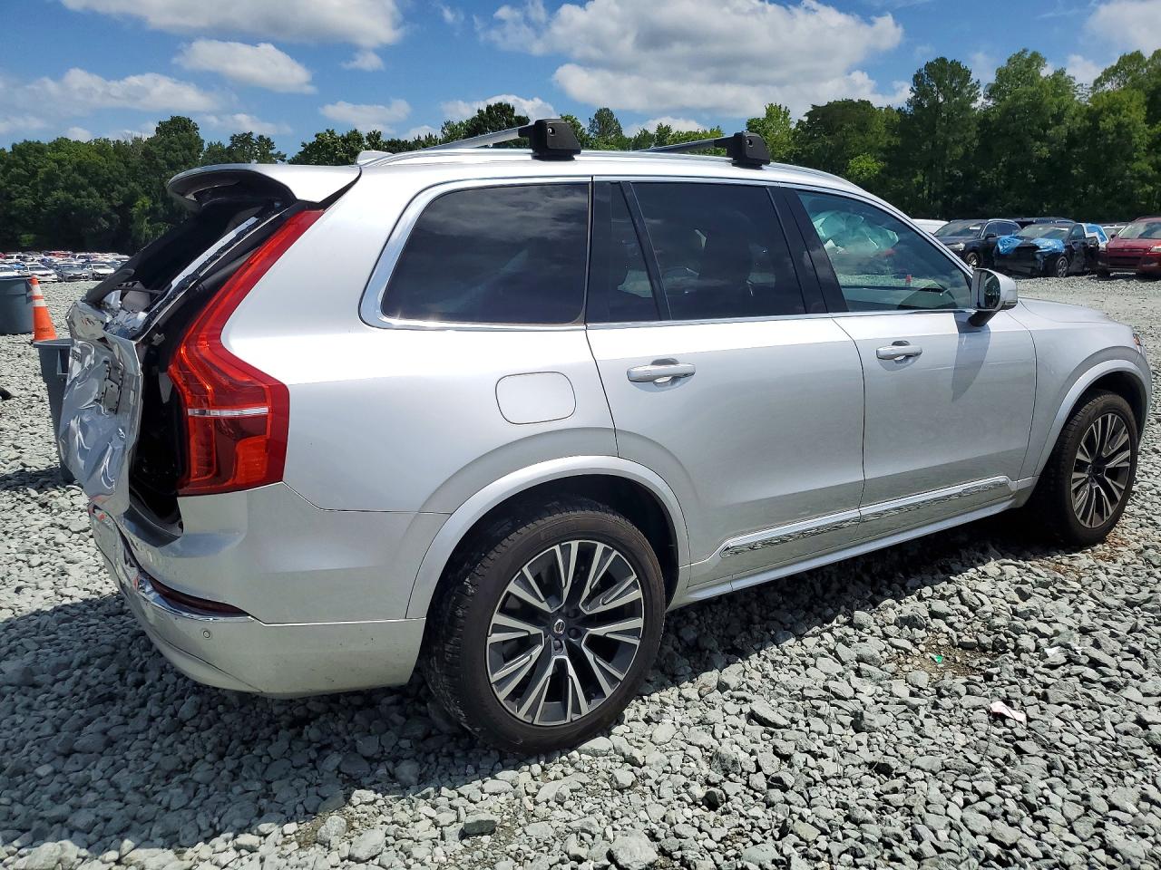 2022 VOLVO XC90