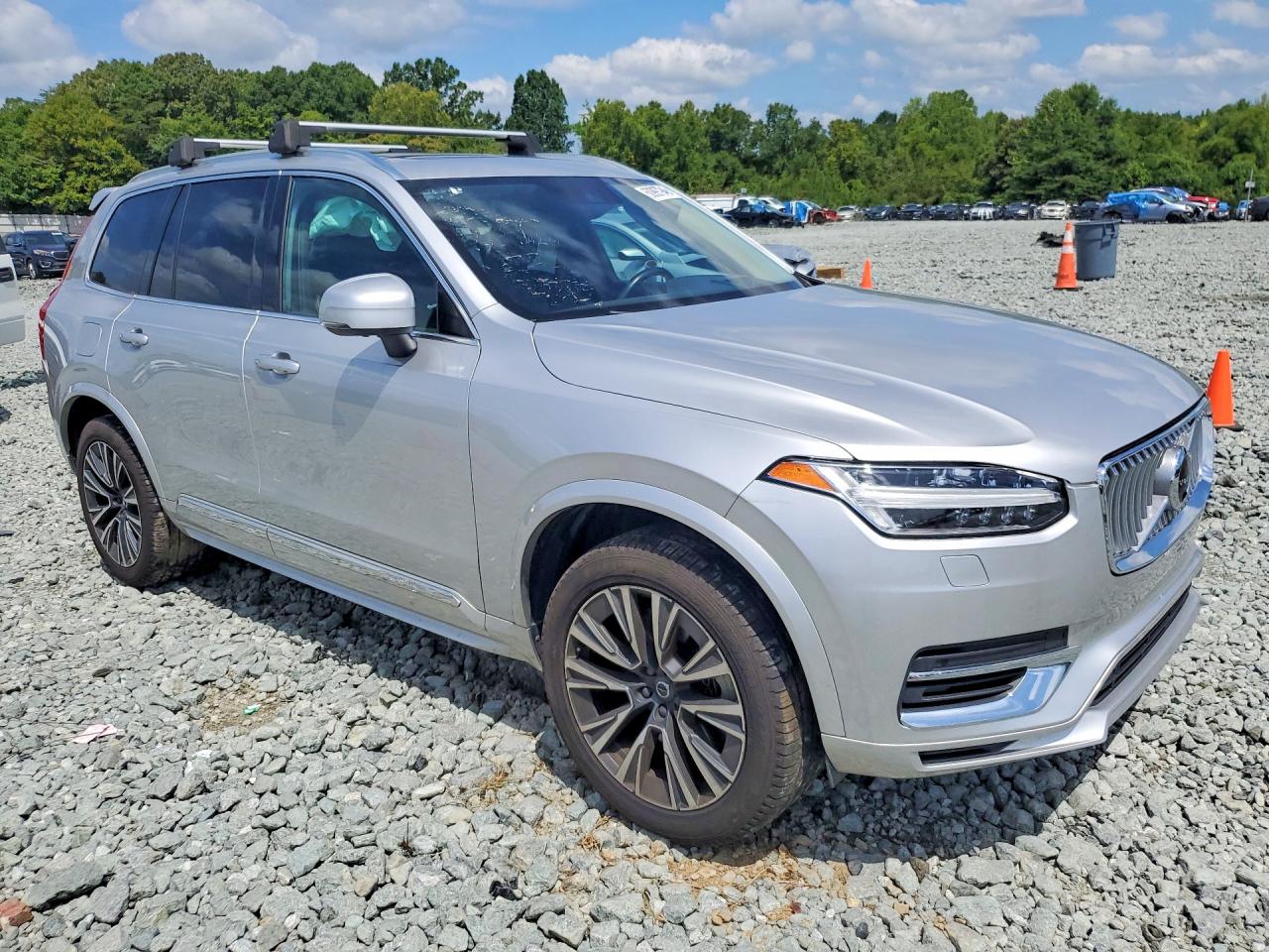 2022 VOLVO XC90