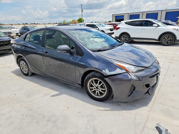 2016 TOYOTA PRIUS