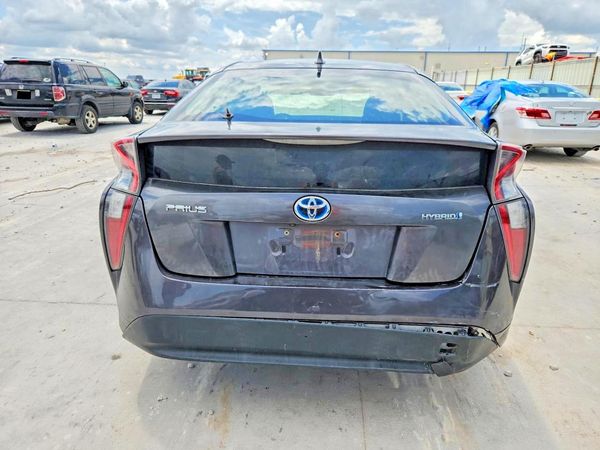 2016 TOYOTA PRIUS