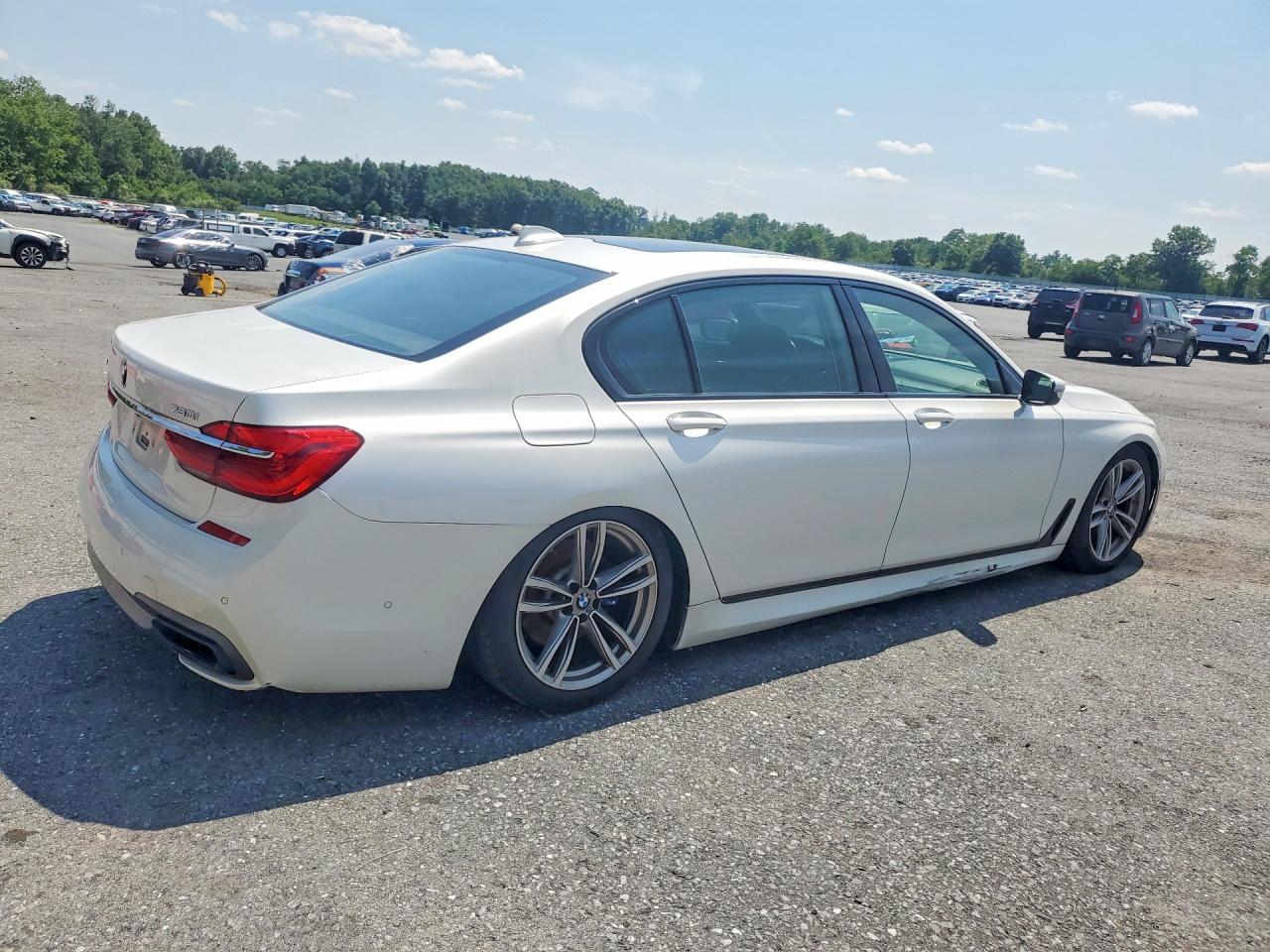 2016 BMW 750 xDrive