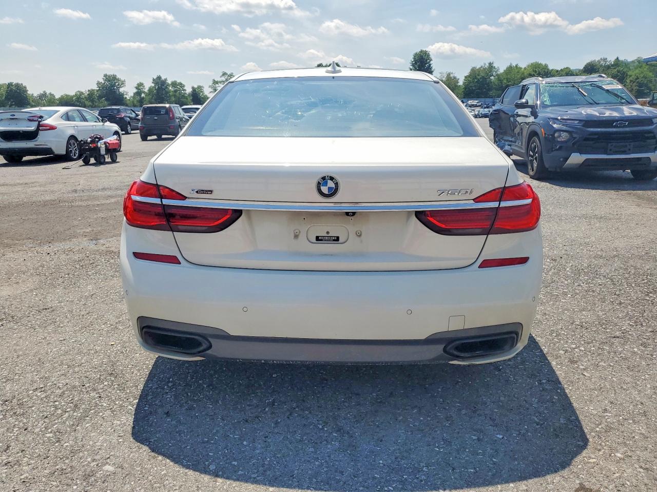 2016 BMW 750 xDrive
