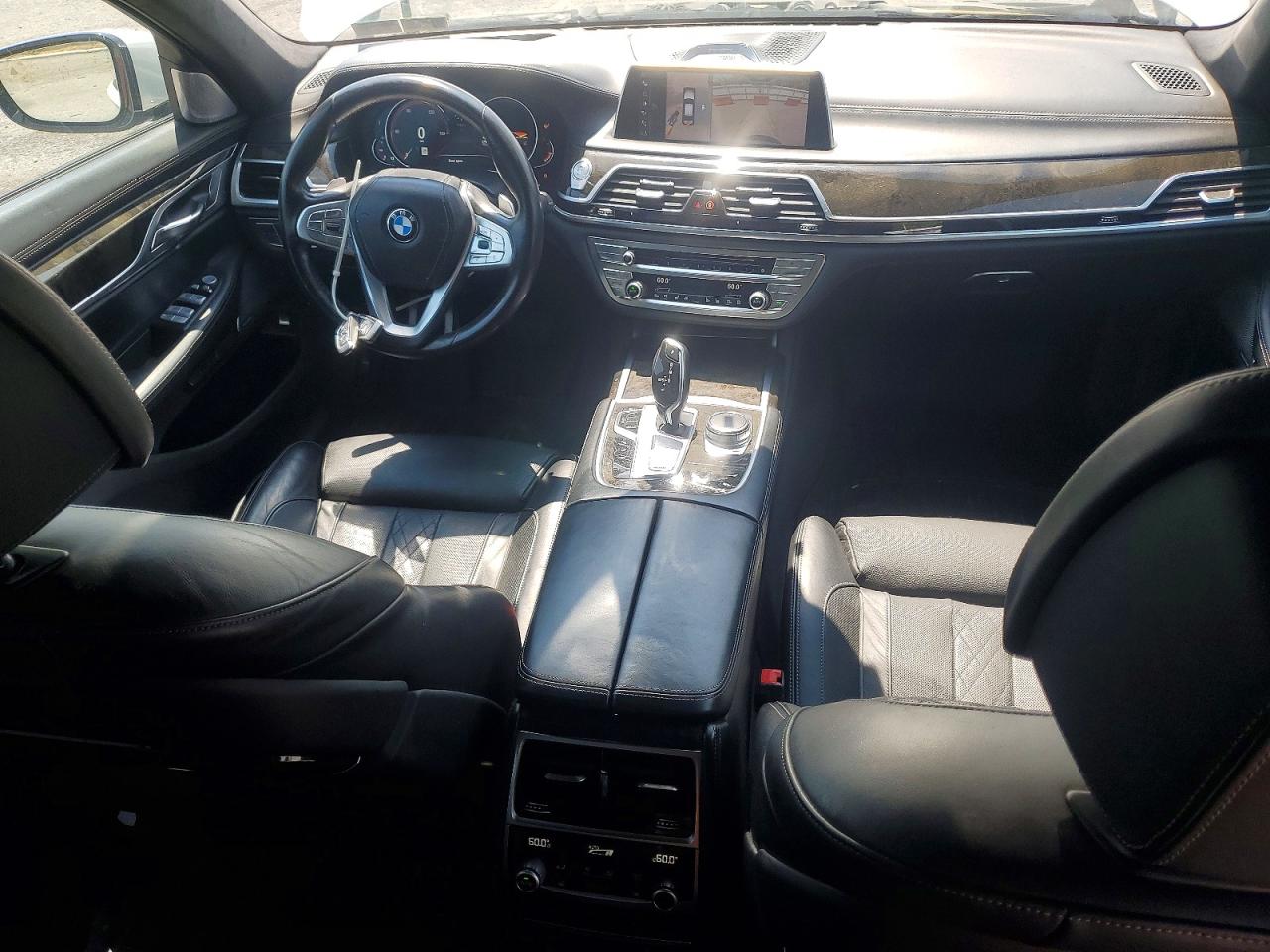 2016 BMW 750 xDrive