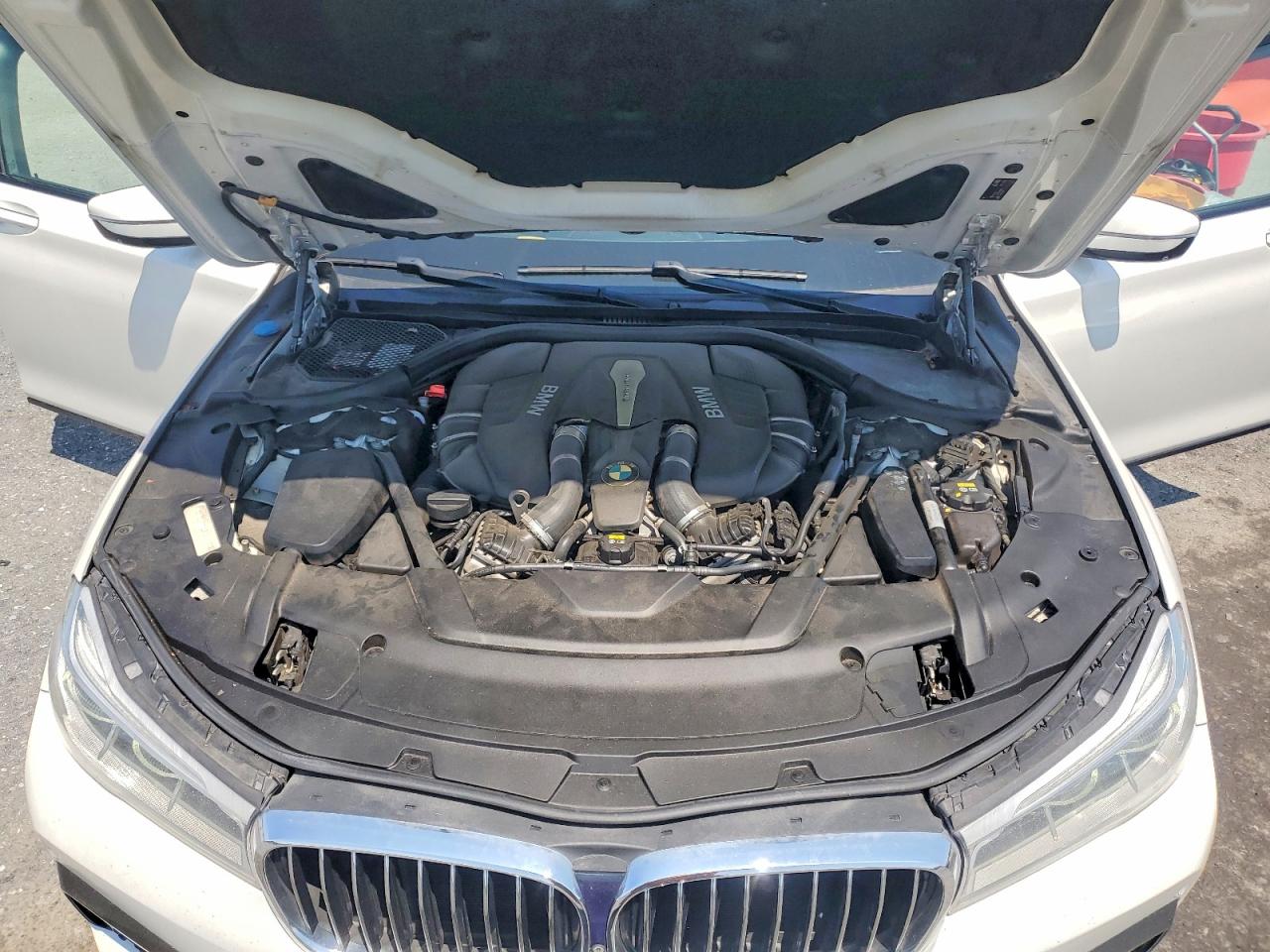 2016 BMW 750 xDrive