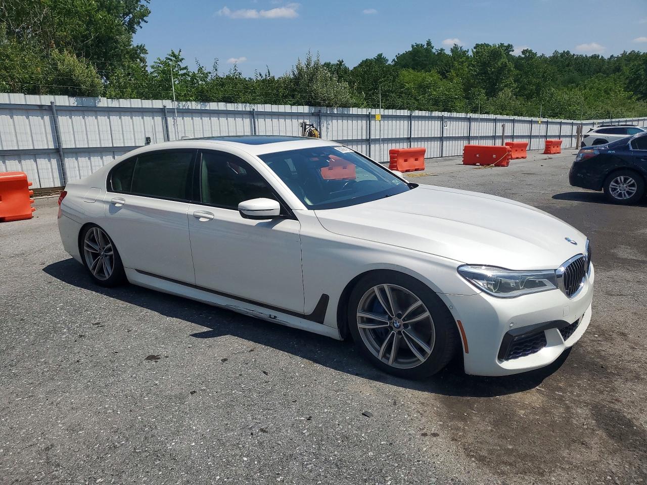 2016 BMW 750 xDrive