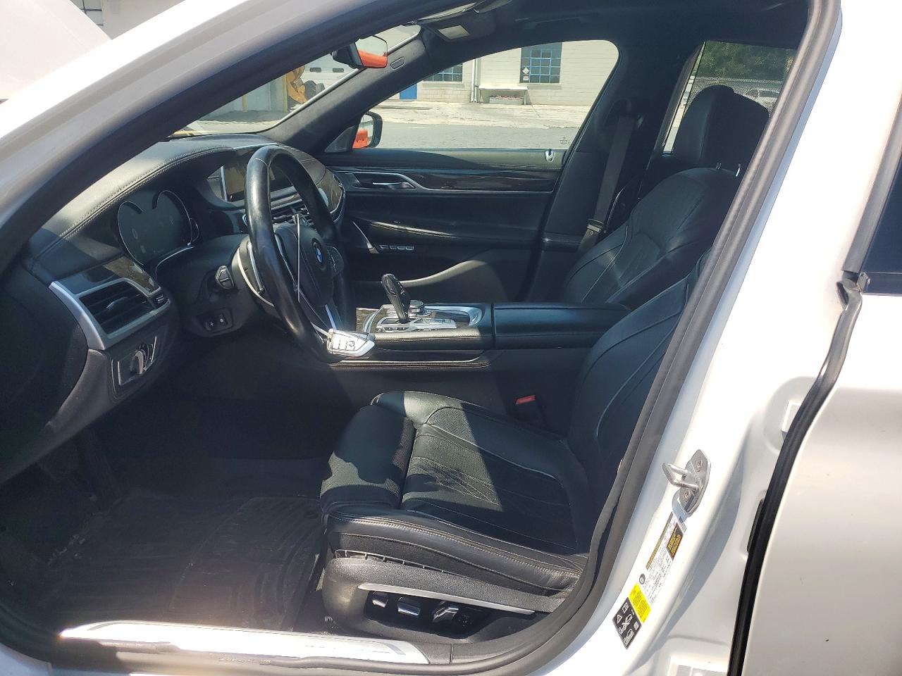 2016 BMW 750 xDrive