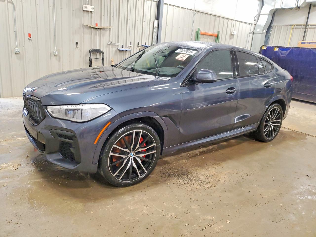2022 BMW X6 M50i — Front 3/4
