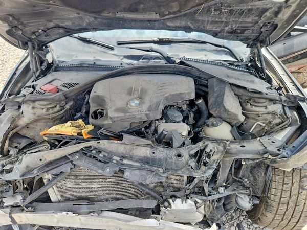 2015 BMW 3 SERIES 320i — Engine bay