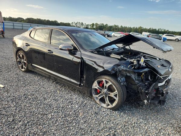 2019 KIA STINGER