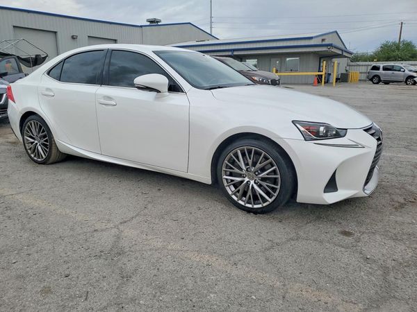 2017 LEXUS IS 200t