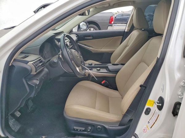 2017 LEXUS IS 200t
