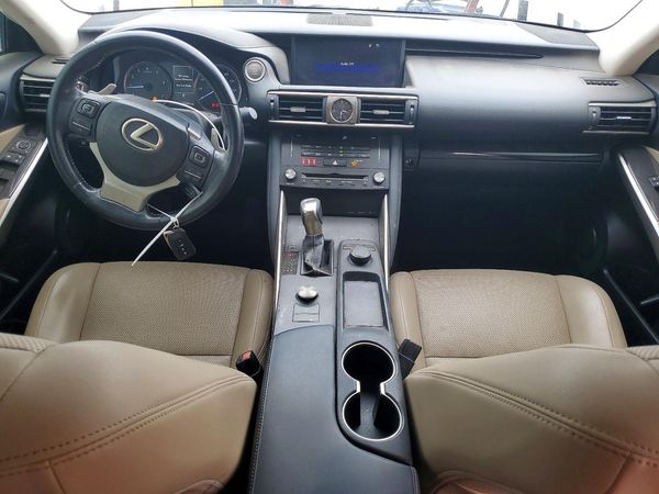 2017 LEXUS IS 200t