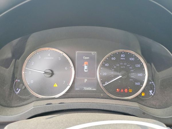 2017 LEXUS IS 200t