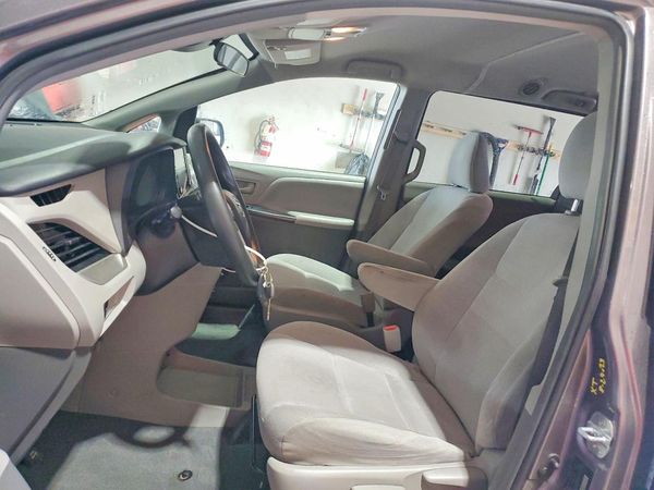 2019 TOYOTA SIENNA