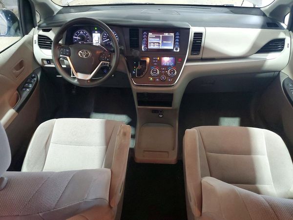 2019 TOYOTA SIENNA