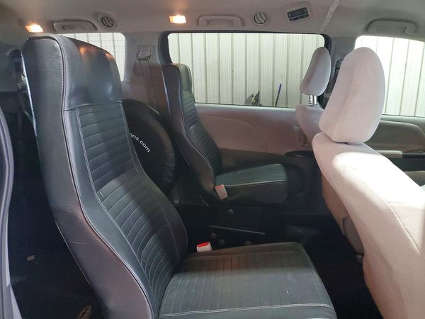 2019 TOYOTA SIENNA