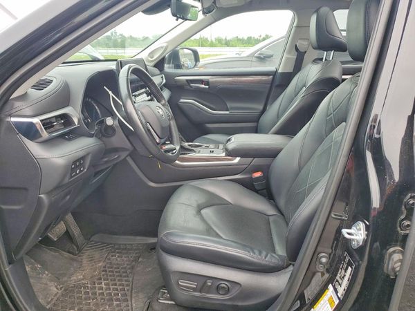 2021 TOYOTA HIGHLANDER Platinum