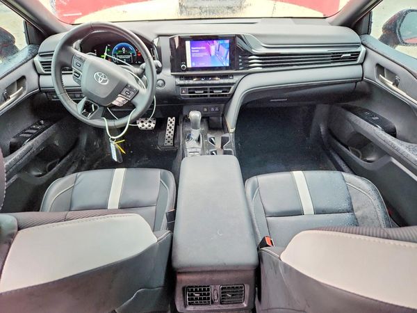 2025 TOYOTA CAMRY