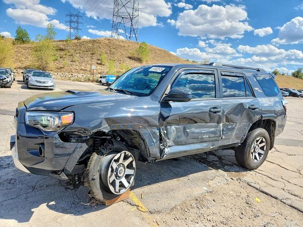 2024 TOYOTA 4RUNNER TRD offroad