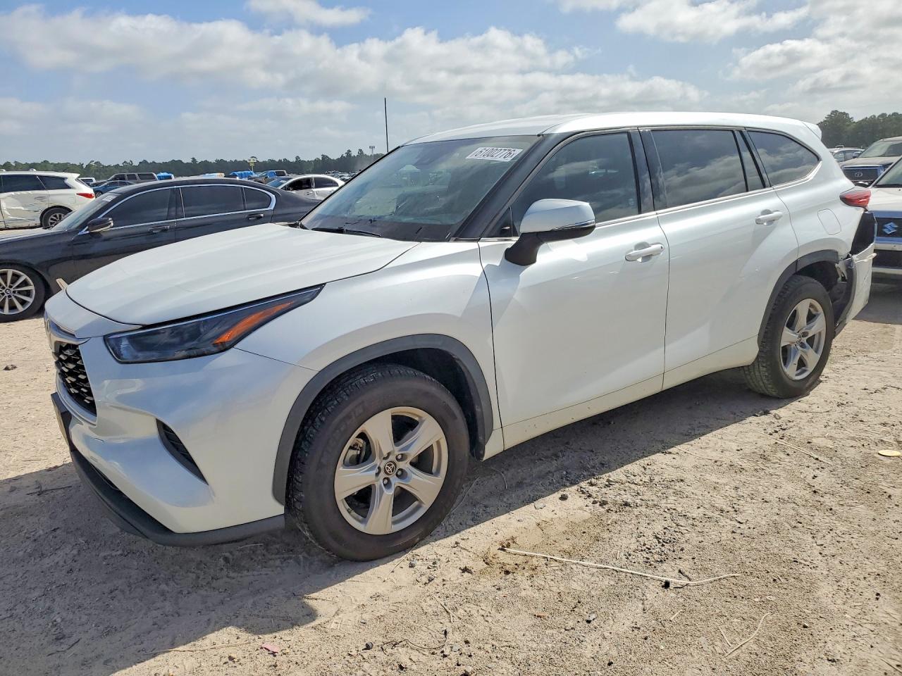 2022 TOYOTA HIGHLANDER L