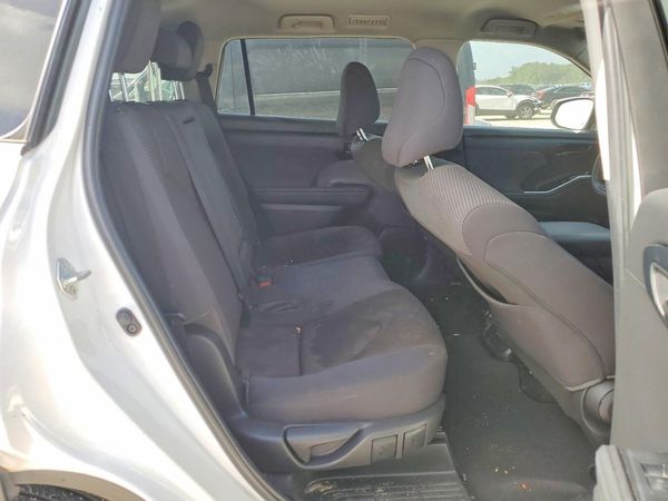 2022 TOYOTA HIGHLANDER L