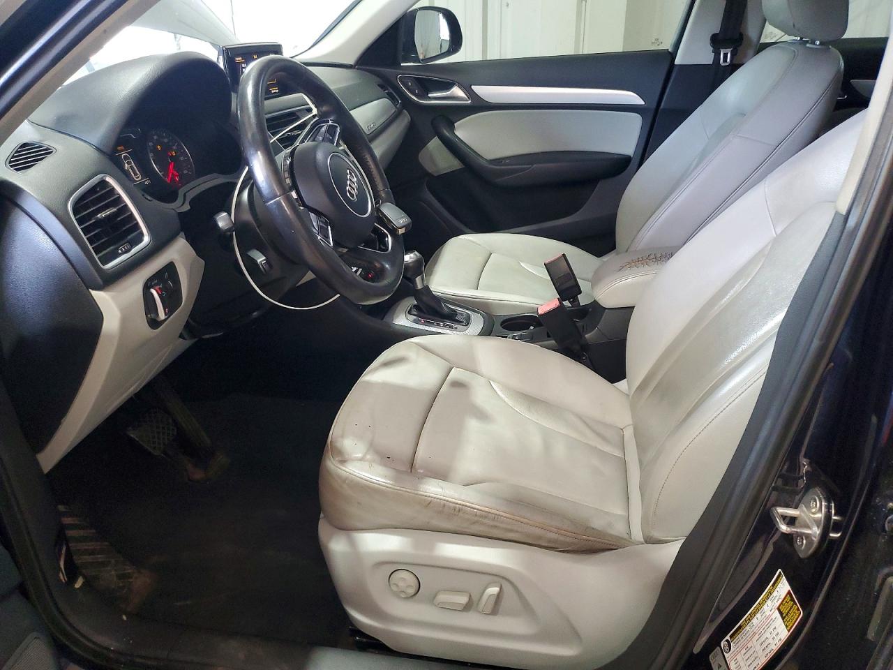 2015 AUDI Q3 quattro Premium Plus
