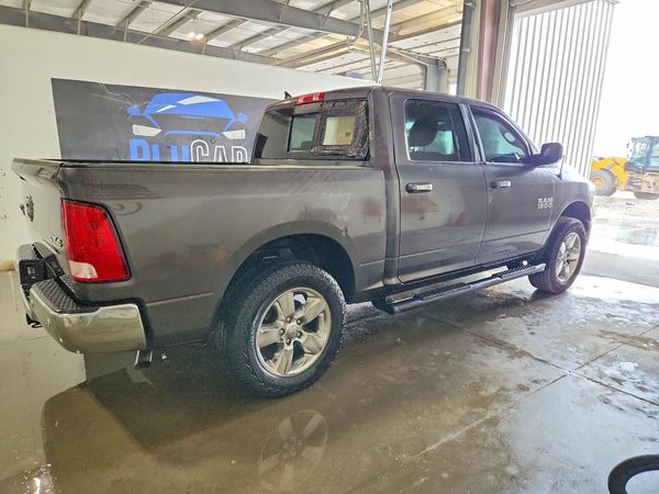 2018 RAM 1500 SLT