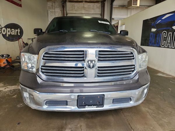 2018 RAM 1500 SLT