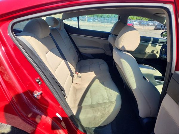 2017 HYUNDAI ELANTRA SE Base