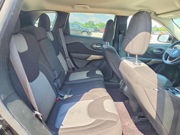 2017 JEEP CHEROKEE SPORT 4X4