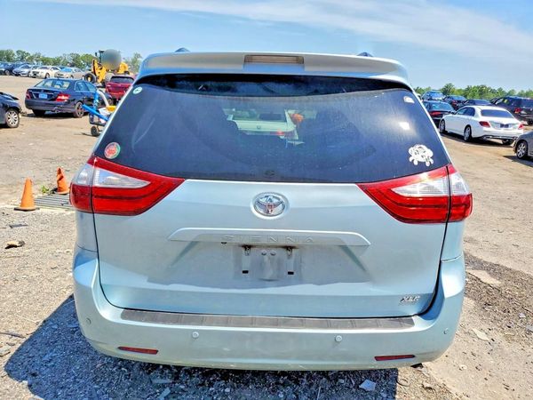 2015 TOYOTA SIENNA