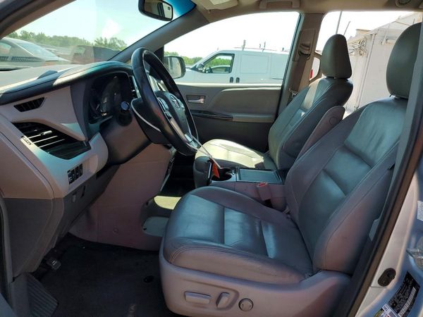 2015 TOYOTA SIENNA
